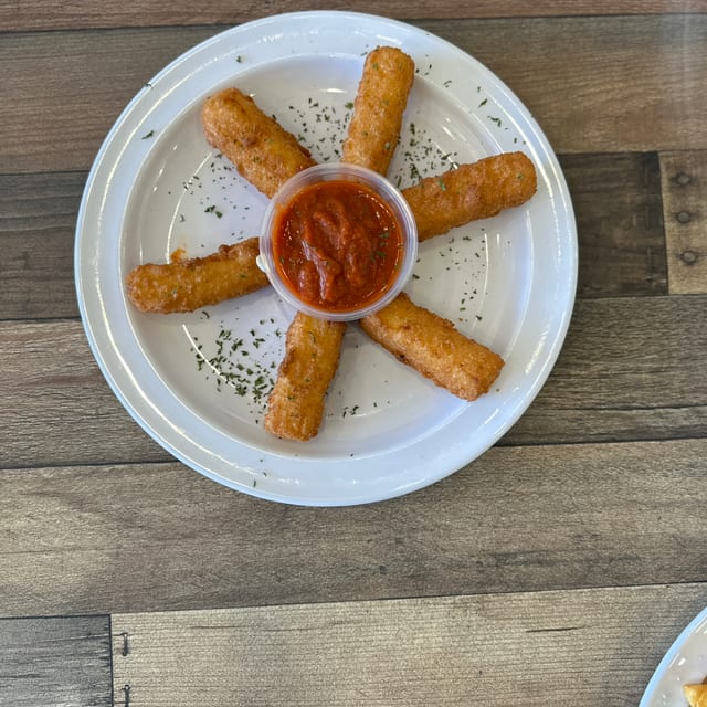 Mozarella Sticks (6).